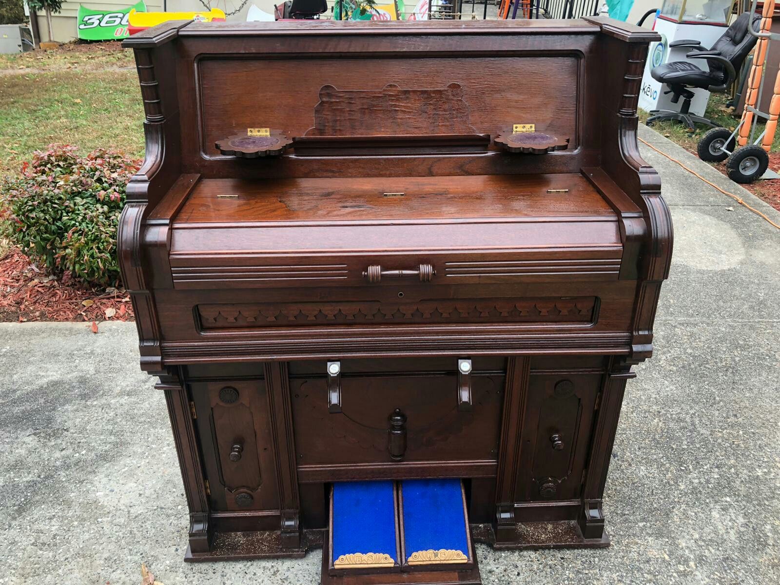 Pomp organ excelent condition vintage piece