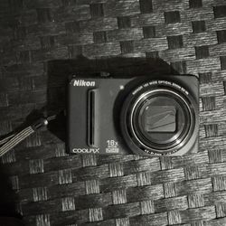 Nikon Coolpix s9100 Camera