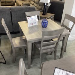 Loratti 5pc Square Dining Room Set