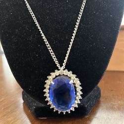 Fabulous Bluestone Pendant, And 20 Inch Silvertone Necklace Jewelry