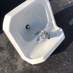 Complete sink￼