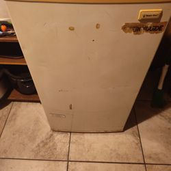 Magic Chef Mini Fridge 