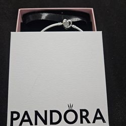 Pandora Moment Bracelet 