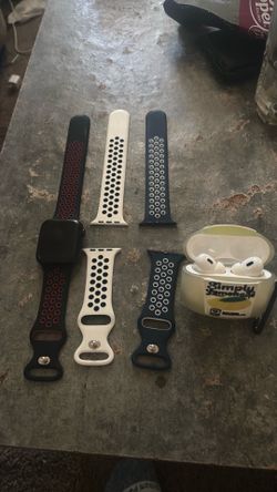 Apple Watch SE and gen 4 AirPods