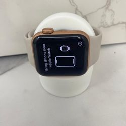 Apple Watch SE 40mm Unlocked ID: 2Q123 
