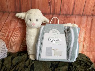 New Snuggle Me Too baby lamb blanket set