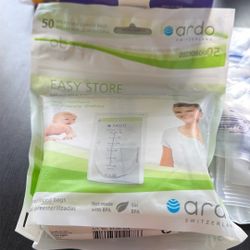 free breastmilk storage bags