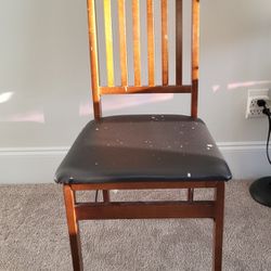 SOLID WOODEN DINNER CHAIR 💺 (Negotiable)