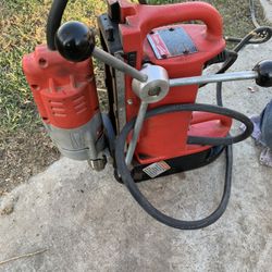 Milwaukee Electromagnetic Drill 