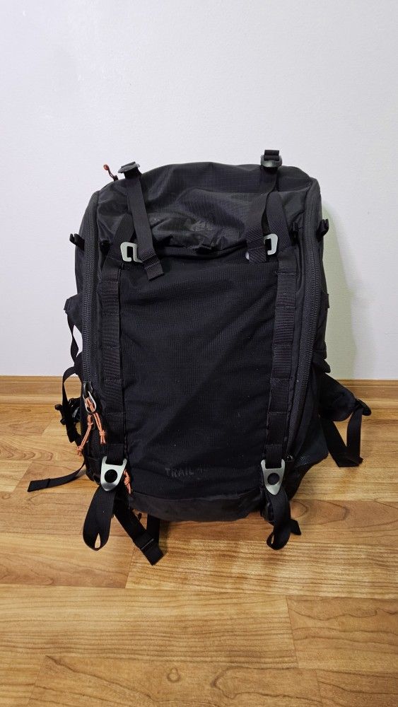 REI Women’s 40L Backpack – Excellent Condition