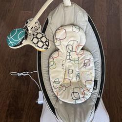 4moms Mamaroo with Newborn Insert