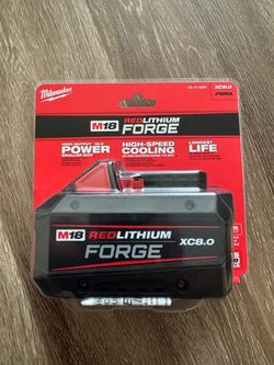 Milwaukee m18 battery and milwaukee flashlights