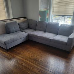 Sectional Couch w/ Ottoman 