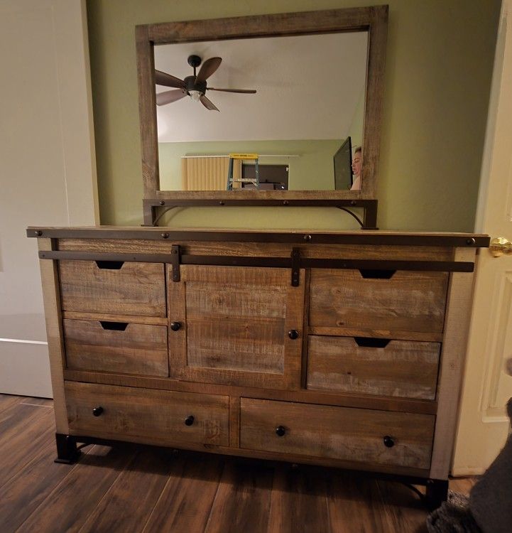 High End/quality Dresser With Mirror
