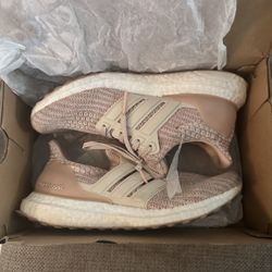 Women’s Adidas Boost Pink Size 6 