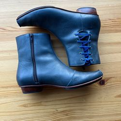 SIZE 8.5 FLUEVOG LEATHER BOOTS - MOVING SALE ✈️