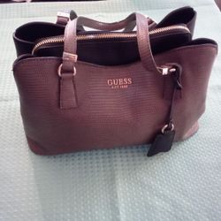 Guess Handbag 💐💐💐