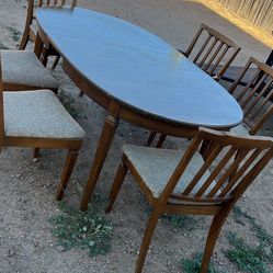 dining room with 6 chairs