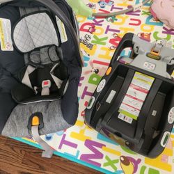Chicco Car Seat With Keyfit30 Base