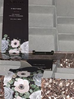 Jewelry organizer