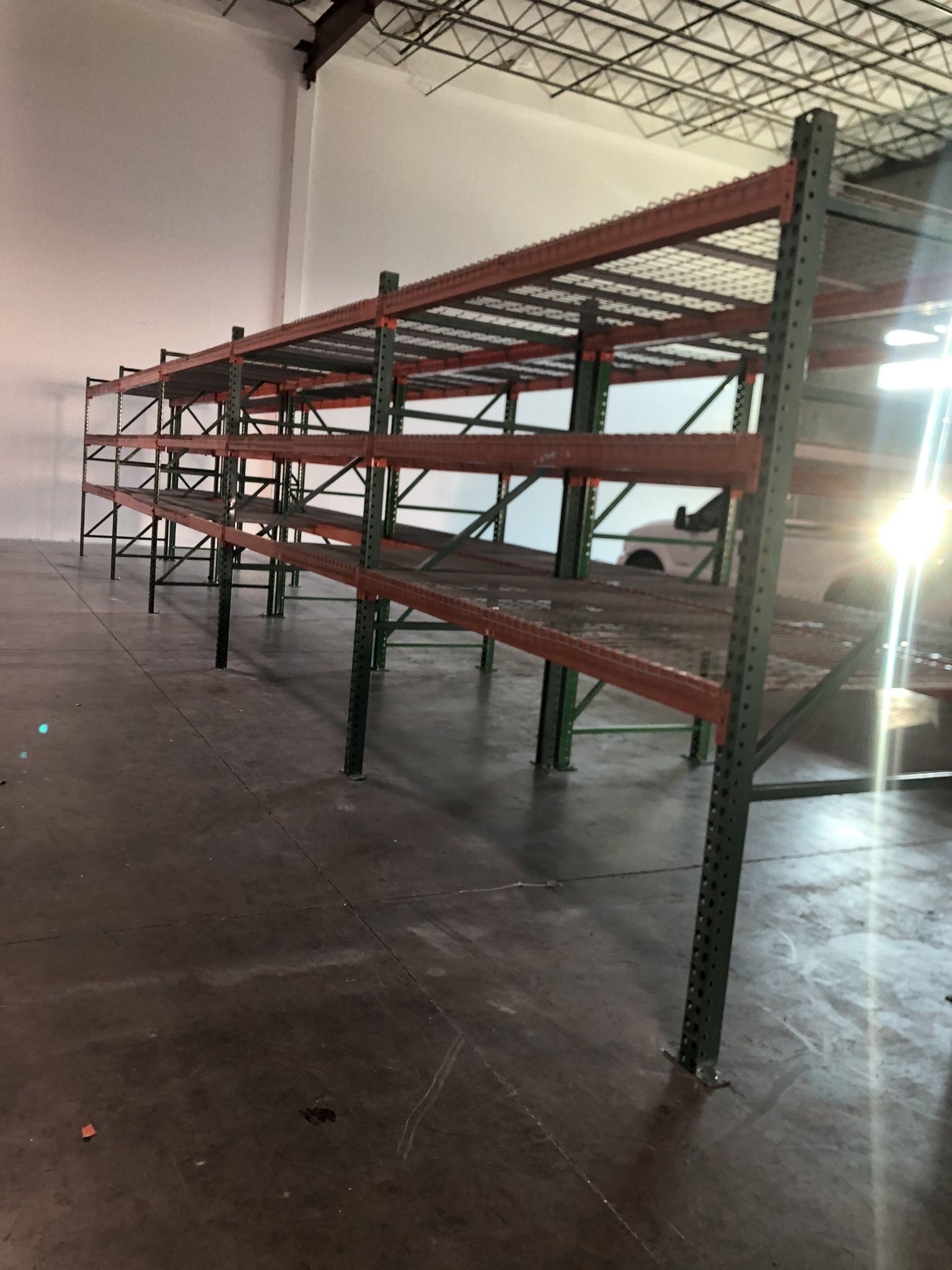 8’ Pallet Racking Teardrop Style