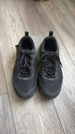 Under Armour, men’s black tennis shoes, size 11 Like New
