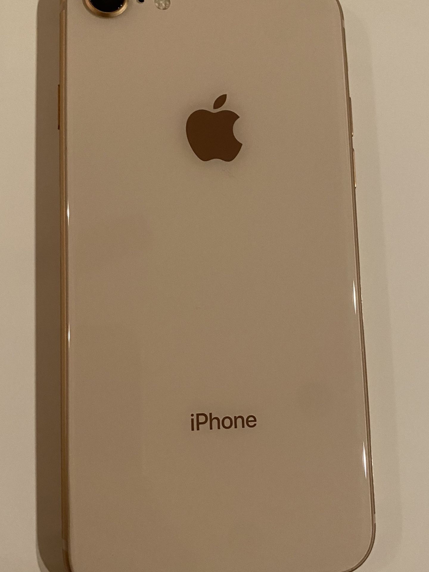 iPhone 8 Factory Unlocked !