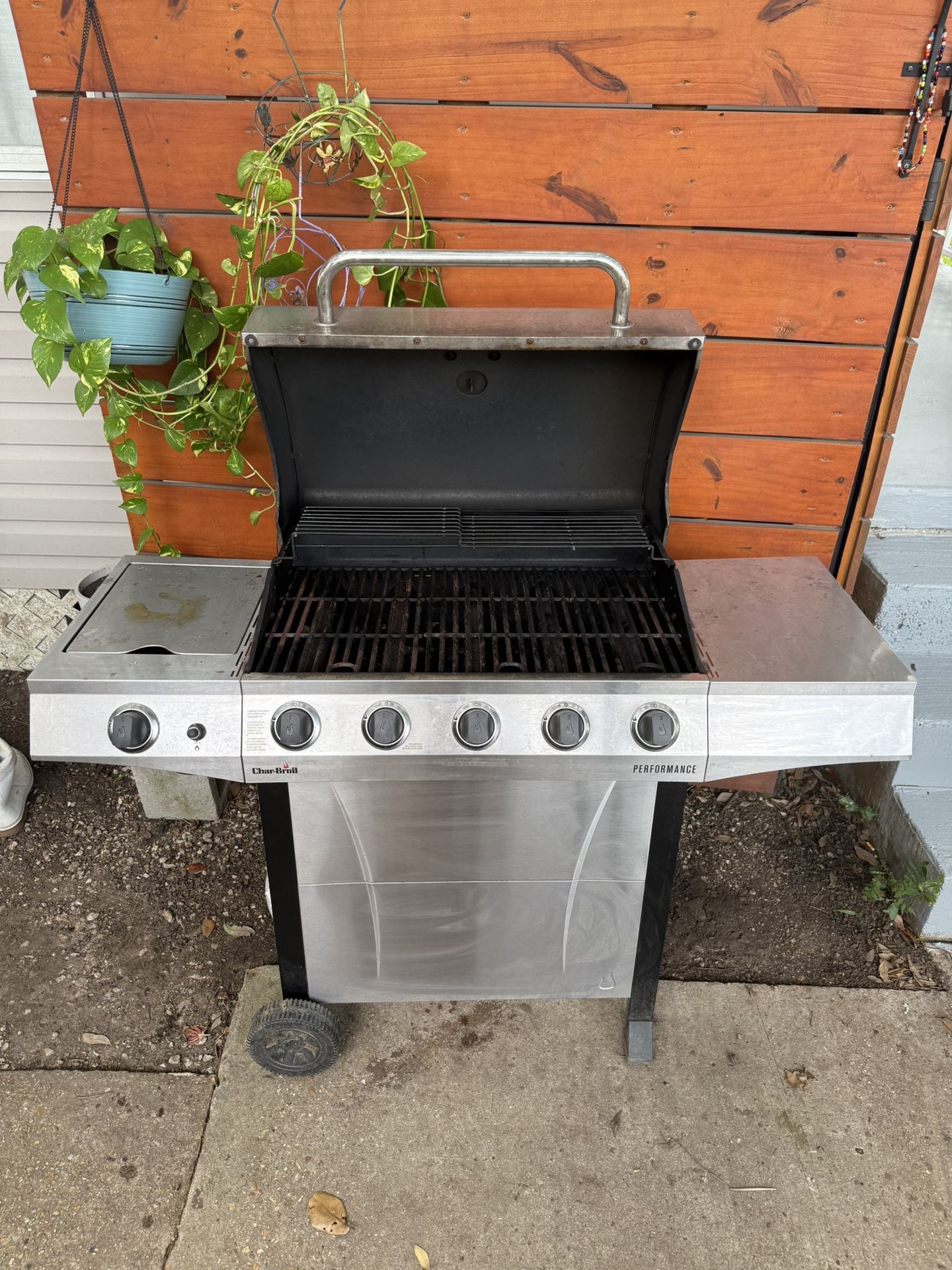 Char-Broil Propane Grill