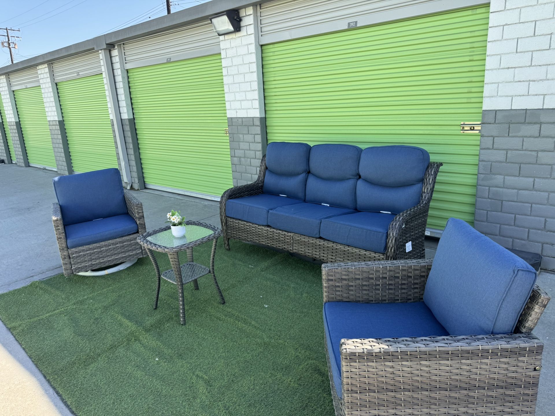 Patio Furniture 4 Pieces Available Delivery