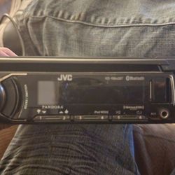 JVC KD-R84OBT - CD receiver.  An Old GEM 