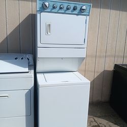 Lavadora y Secadora de gas marca Whirlpool