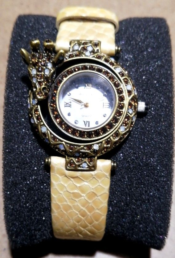 Heidi Daus Japanese Quartz Watch W/ 3D,, Giraffe Head Swarovski Crystals