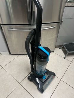 BISSELL PowerForce Helix Bagless Upright Vacuum.