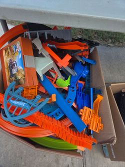Lot of various hot wheels sets