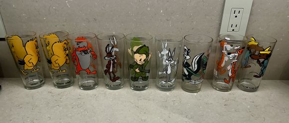 Set of 9 Vintage Looney Toons 16 Oz Glasses 1973