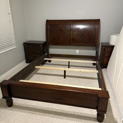 Bassett Furniture - Queen Bedroom Set