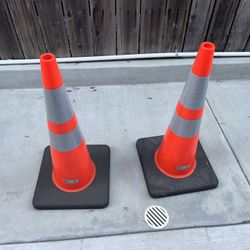 28 inch heavy duty cones 20$ each one