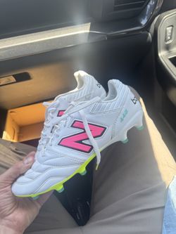New Balance 442 Pro Soccer Cleats