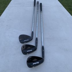 CLAVELAND LEFT HAND SET WEDGES GOLF CLUBS