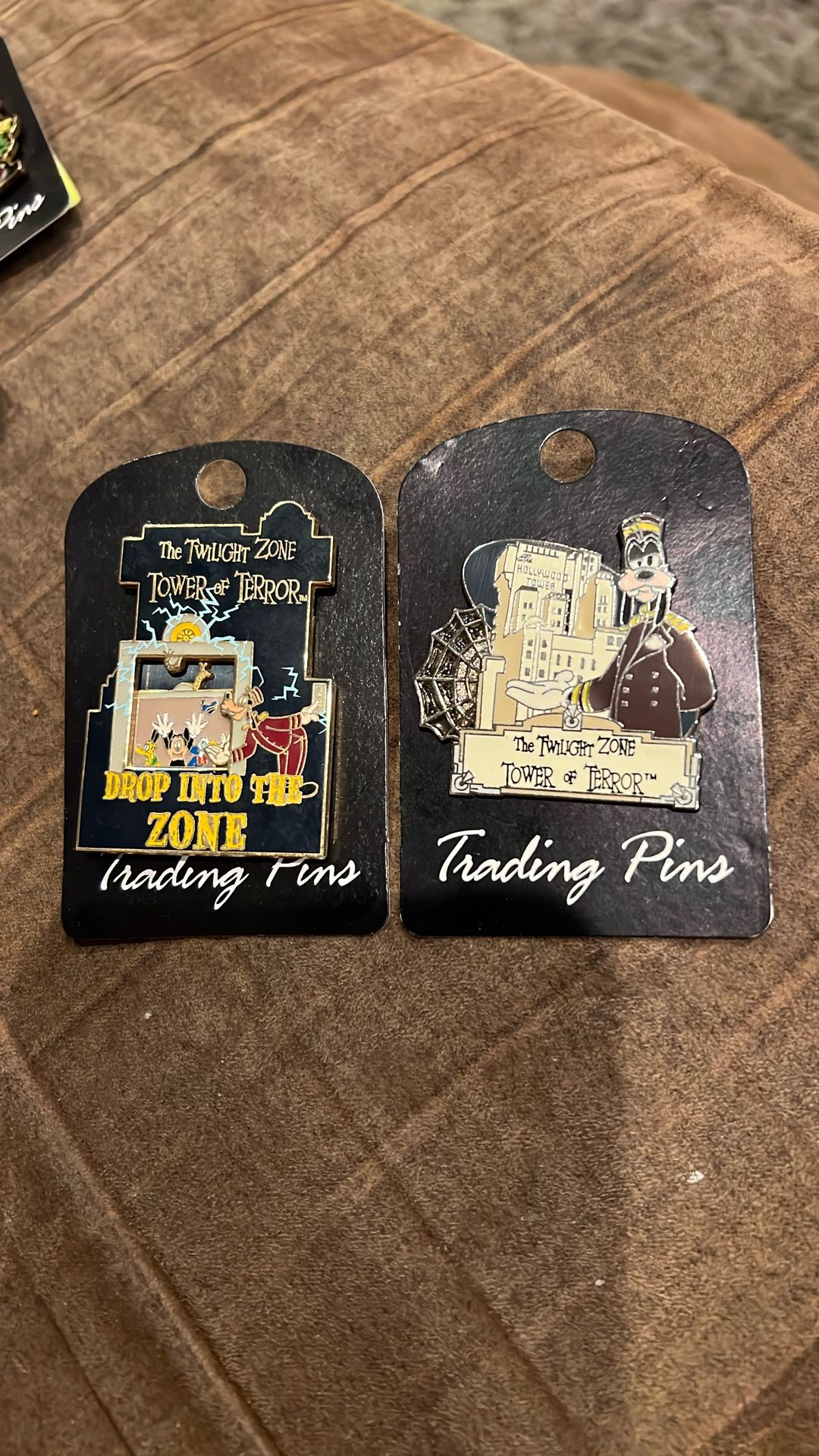2005 Disney Twilight Zone Tower of Terror Drop into the Zone Goofy Slider Pin Set Of Two