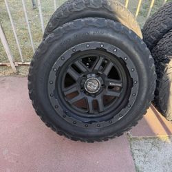 Tundra rims and Tires-Tundra Wheels-275/55/20