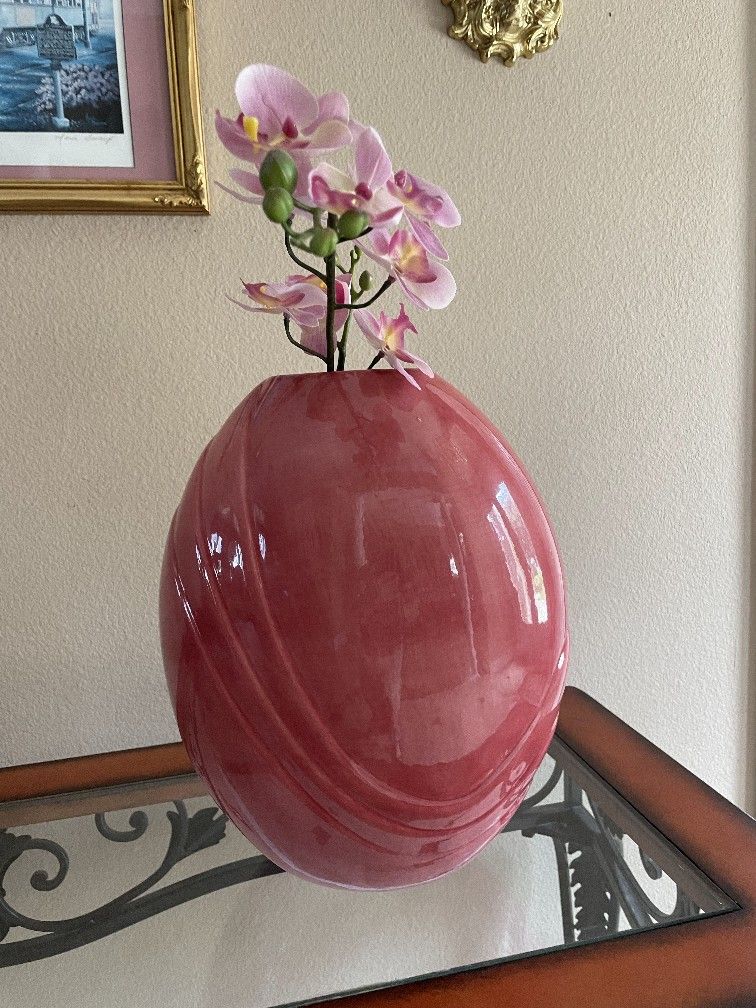 BEAUTIFUL LARGE VASE WITH FLOWERS