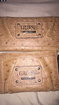 GUESS WALLETS
