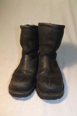 Louis Vuitton Uggs Boots Size 5”half for Sale in Glendale, CA - OfferUp