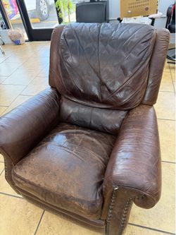 Natuzzi Leather Recliner Chair