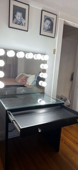 Vanity mirror