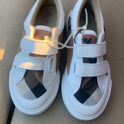 Toddler shoes 