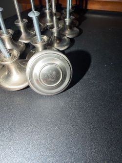 Cabinet knobs