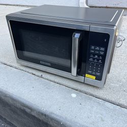 Brand New Microwave 