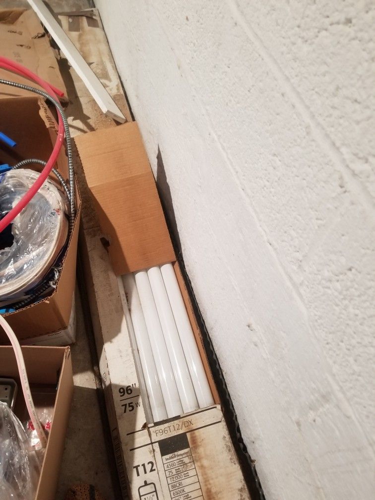 Sylvania Fluorescent light Bulbs 75 Watt 96" T12 Single Pin $8